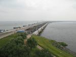 't Haringvliet, huge storm surge barrier